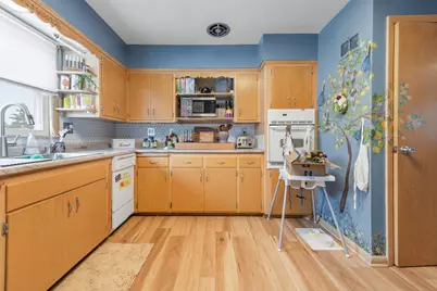 8831 W Hawthorne Ave #8833, Wauwatosa, WI 53226 - Photo 17