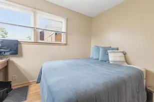 8831 W Hawthorne Ave, Wauwatosa, WI 53226 - Photo 15