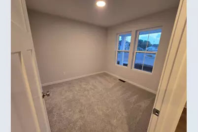 636  Harvest Ln, Hartford, WI 53027 - Photo 13