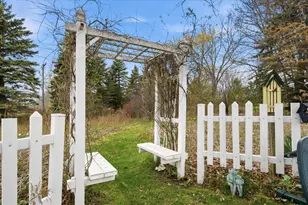 2146 Waverly Ct, Sheboygan, WI 53083 - Photo 7