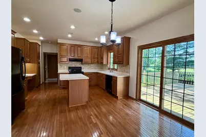 2146  Waverly Ct, Sheboygan, WI 53083 - Photo 17