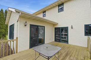 2146 Waverly Ct, Sheboygan, WI 53083 - Photo 5