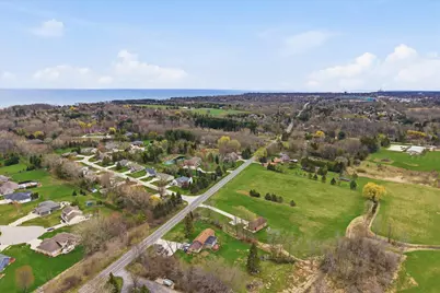 2146  Waverly Ct, Sheboygan, WI 53083 - Photo 19