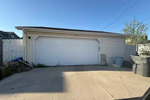 1345 Annie Ct, Sheboygan, WI 53083 - Photo 7