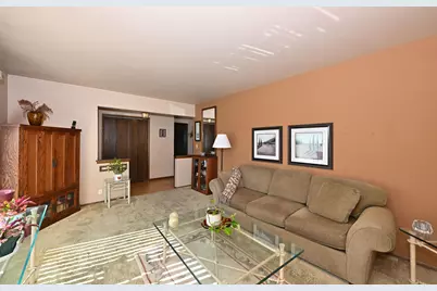 6469 N Garden Grove Ln, Glendale, WI 53209 - Photo 5