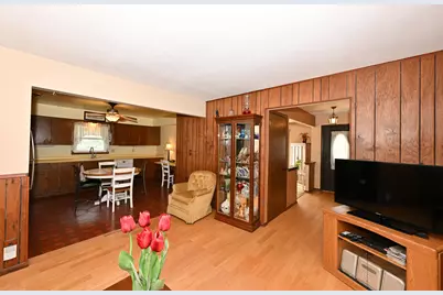 6469 N Garden Grove Ln, Glendale, WI 53209 - Photo 13