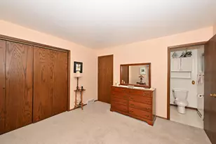 6469 N Garden Grove Ln, Glendale, WI 53209 - Photo 17