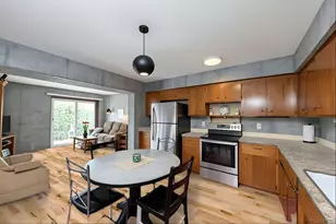 6469 N Garden Grove Ln, Glendale, WI 53209 - Photo 9