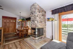 1801 Erin Ln, Waukesha, WI 53188 - Photo 5
