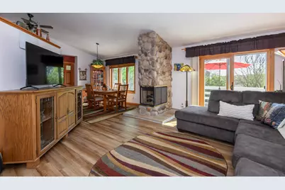 1801  Erin Ln, Waukesha, WI 53188 - Photo 7
