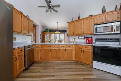 1801  Erin Ln, Waukesha, WI 53188 - Photo 13