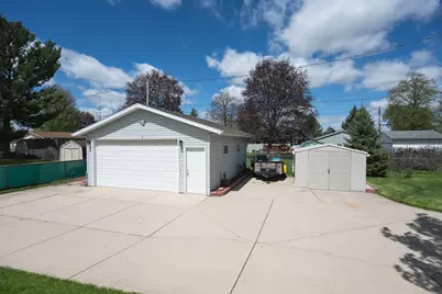 403 W Washington St, Delavan, WI 53115 - Photo 15