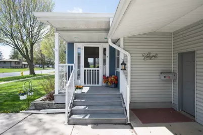 403 W Washington St, Delavan, WI 53115 - Photo 17
