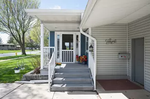 403 W Washington St, Delavan, WI 53115 - Photo 17