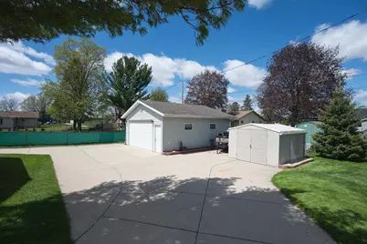 403 W Washington St, Delavan, WI 53115 - Photo 11