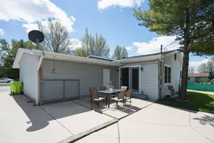 403 W Washington St, Delavan, WI 53115 - Photo 9