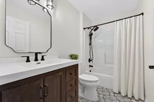 129 S Curtis St, Lake Geneva, WI 53147 - Photo 5