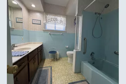 2031  Superior St, Racine, WI 53402 - Photo 7