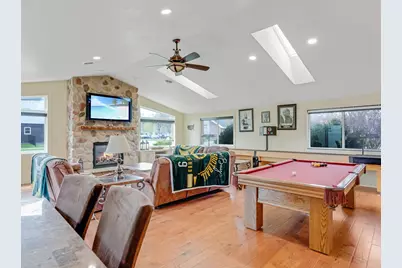 1735 S Oneida St, Green Bay, WI 54304 - Photo 5