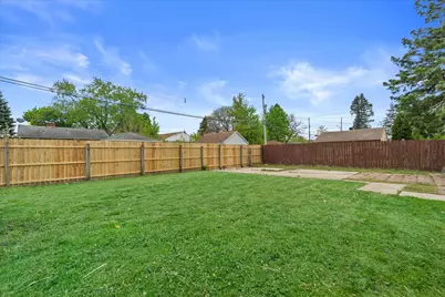 5735 W Thurston Ave, Milwaukee, WI 53218 - Photo 29