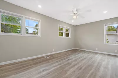 5735 W Thurston Ave, Milwaukee, WI 53218 - Photo 25