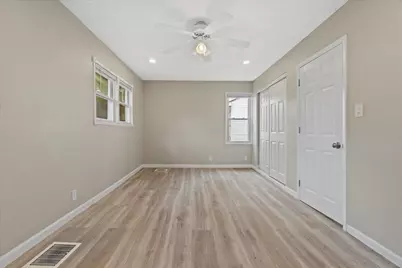 5735 W Thurston Ave, Milwaukee, WI 53218 - Photo 23