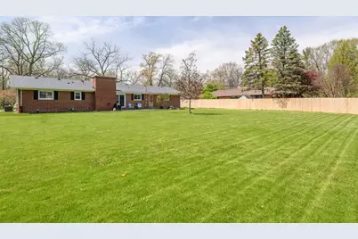 4221  Woodbury Ln, Racine, WI 53403 - Photo 5