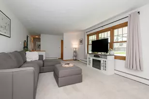 4221 Woodbury Ln, Racine, WI 53403 - Photo 9