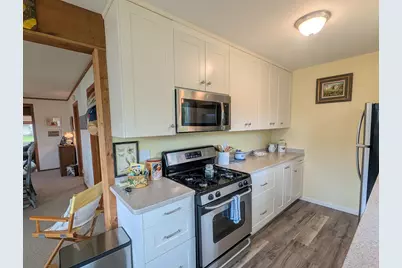 4226  Maple Dr, Delavan, WI 53115 - Photo 5