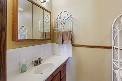 1232  Chippewa Dr, Waukesha, WI 53186 - Photo 17