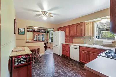 1232  Chippewa Dr, Waukesha, WI 53186 - Photo 7
