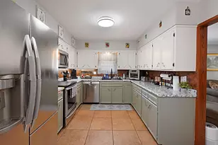 4266 S 78th St, Greenfield, WI 53220 - Photo 9