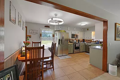 4266 S 78th St, Greenfield, WI 53220 - Photo 7