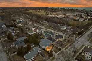 122 W Devon St, Whitefish Bay, WI 53217 - Photo 47