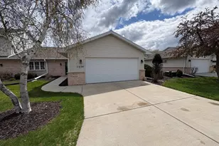 1534 River Pines Dr, Green Bay, WI 54311 - Photo 1