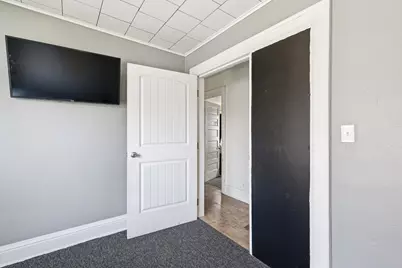637  Bowen St, Oshkosh, WI 54901 - Photo 23