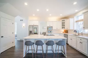 824 E Glen Ave, Whitefish Bay, WI 53217 - Photo 11