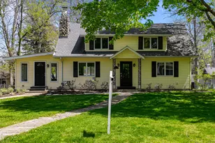 821 Van Slyke Dr, Fontana, WI 53125 - Photo 1