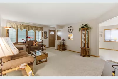 4961 S 24th St, Milwaukee, WI 53221 - Photo 5