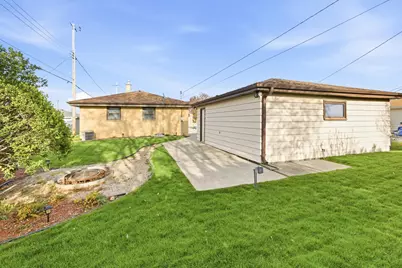 4961 S 24th St, Milwaukee, WI 53221 - Photo 31