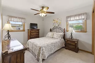 4961 S 24th St, Milwaukee, WI 53221 - Photo 17