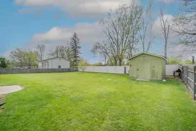 628  Pleasant Dr, West Bend, WI 53095 - Photo 21