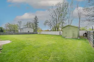 628 Pleasant Dr, West Bend, WI 53095 - Photo 21