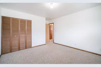 628  Pleasant Dr, West Bend, WI 53095 - Photo 17