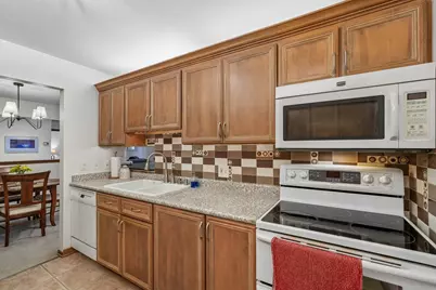 2101 W Good Hope Rd #210, Glendale, WI 53209 - Photo 9