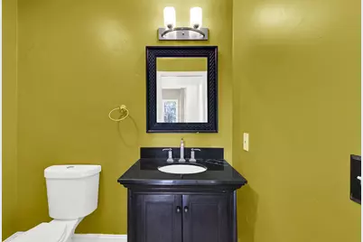 5075 S 35th St, Greenfield, WI 53221 - Photo 17