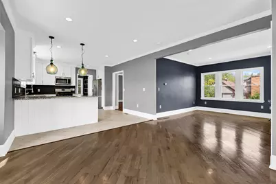 5075 S 35th St, Greenfield, WI 53221 - Photo 11
