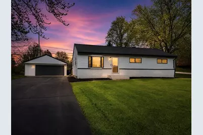 3351 E Carol Ct, Oak Creek, WI 53154 - Photo 3