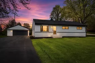 3351 E Carol Ct, Oak Creek, WI 53154 - Photo 3