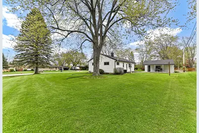 3351 E Carol Ct, Oak Creek, WI 53154 - Photo 25